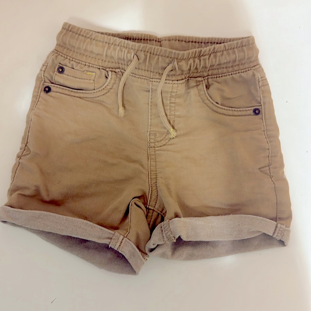 3/10$ khaki shorts